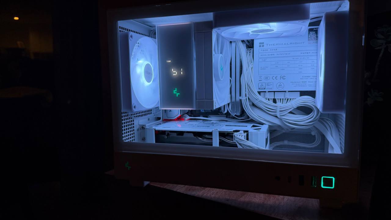 DeepCool CH160 Mini-ITX Build